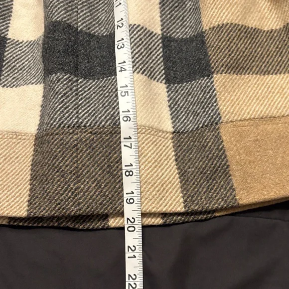 Burberry Plaid Tan and Black wool Women's Skirt - Picture 3 of 8